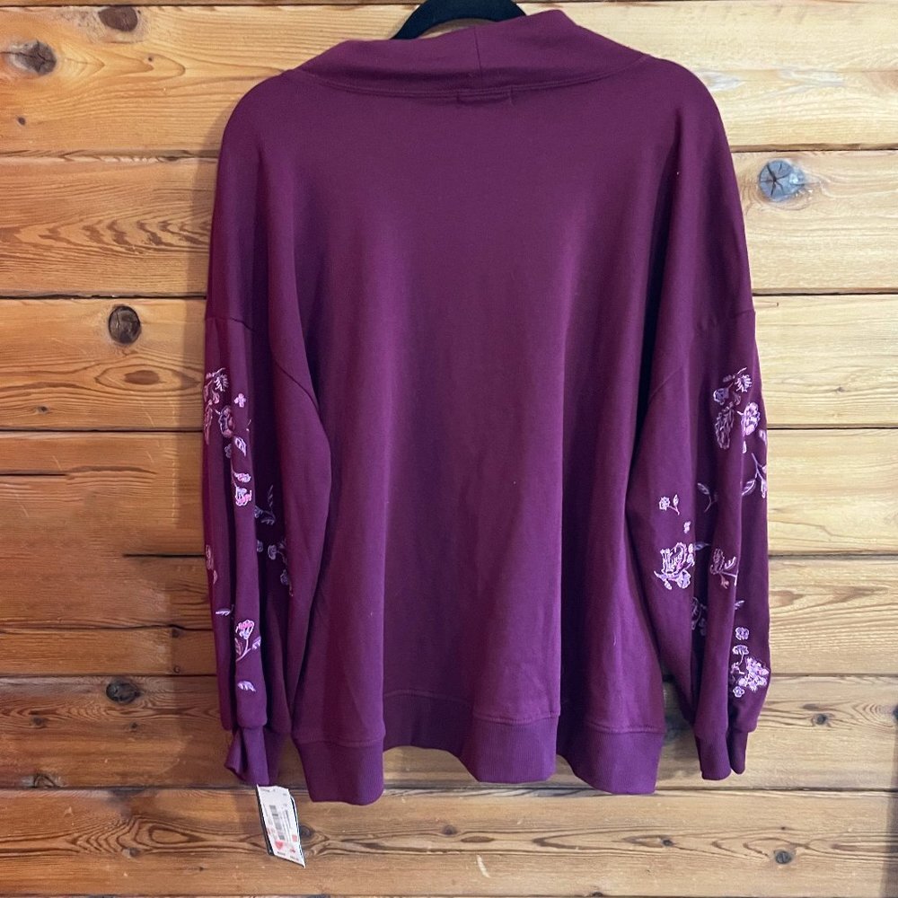 NWT Democracy Women Sweater Purple Size 2X Plus Floral Embroidered Pullover - Picture 2 of 6
